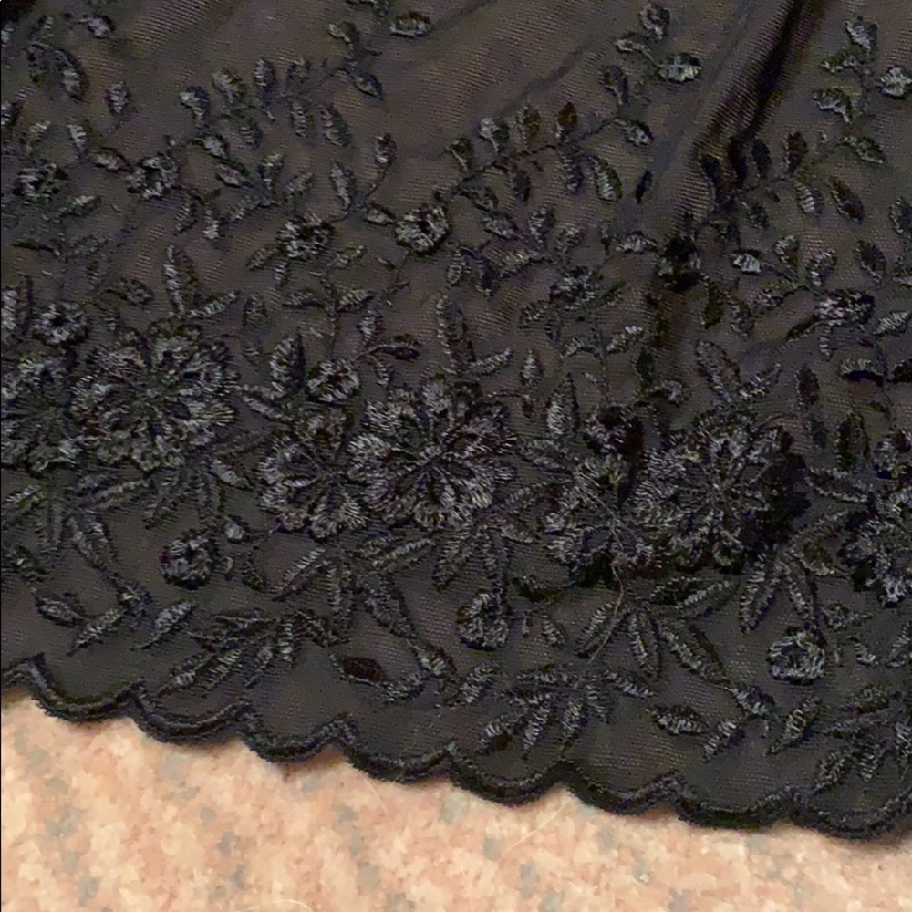 Lingerie - Picture 5 of 5